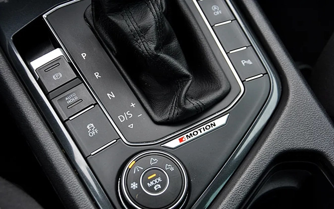 Volkswagen Tiguan cena 85900 przebieg: 182000, rok produkcji 2016 z Radymno małe 466